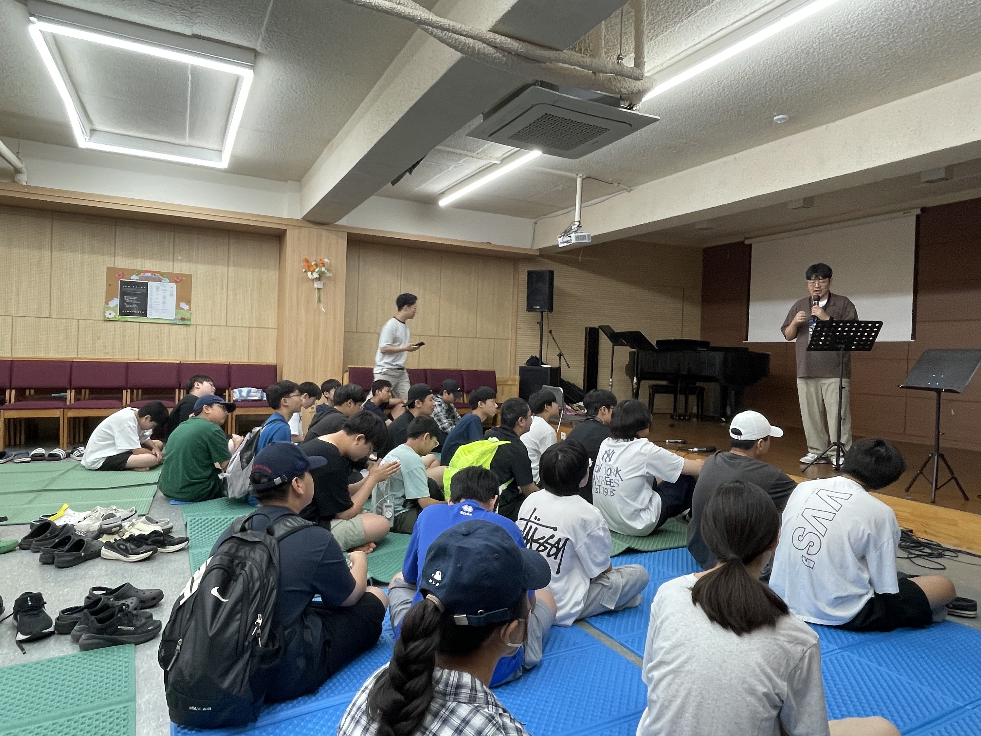 4첫째날저녁집회.jpg